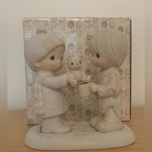 Precious Moments
Christmas IS For Sharing
1983 Enesco - Picture 2 of 5
